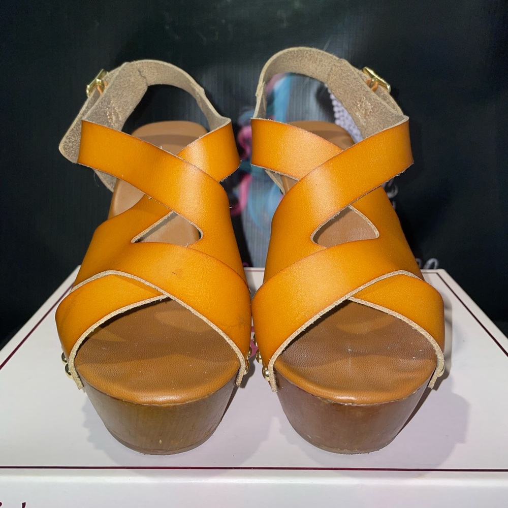 Candie’s sandals